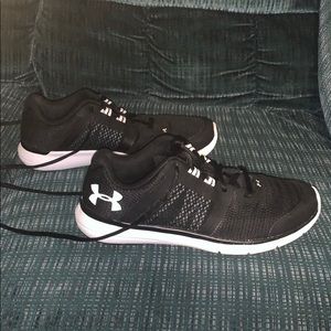 Men’s under armour running shoes size 11